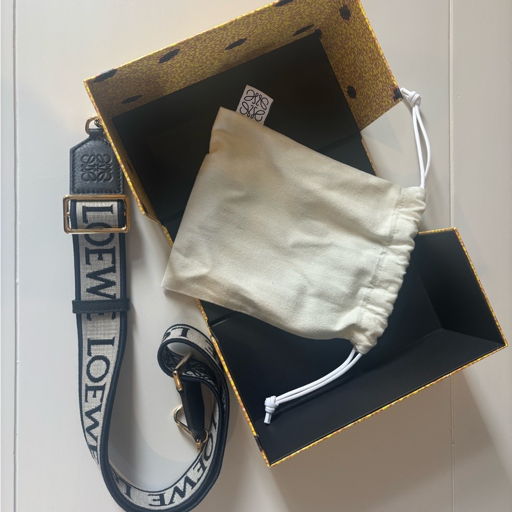 NWT LOEWE Anagram Strap in Jacquard and Calfskin - Navy - Picture 5 of 9